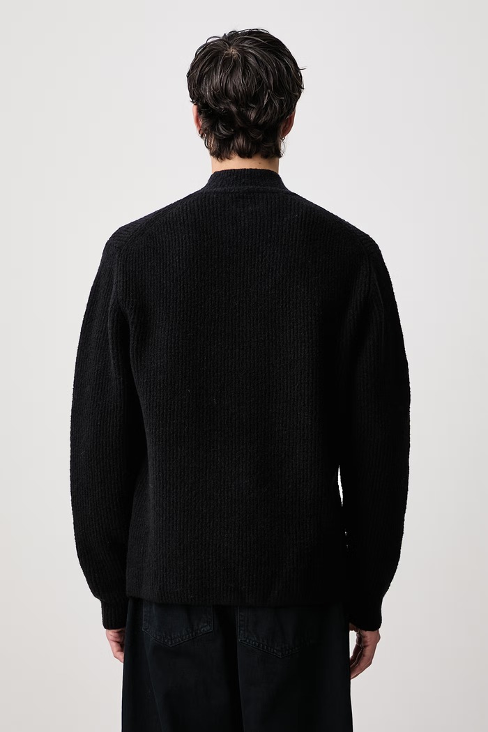 Odzież C.P. Company Sweter męski z wełną 21CMKN248A110784A czarny