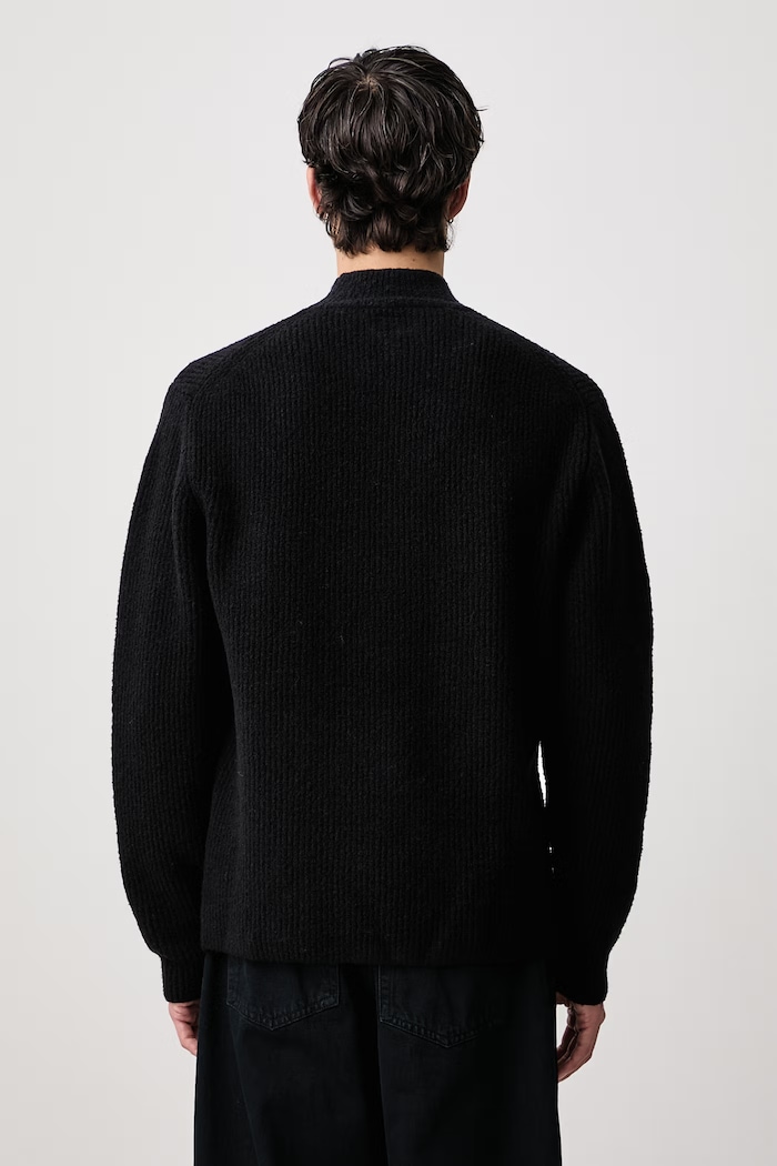 Odzież C.P. Company Sweter męski z wełną 21CMKN248A110784A czarny