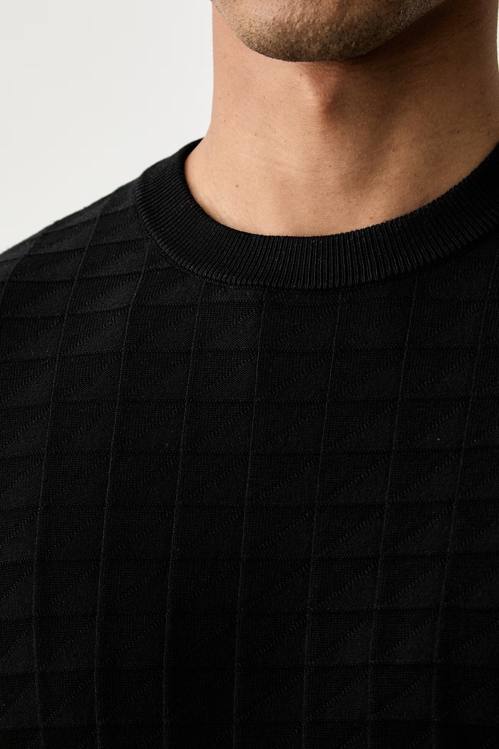 Armani Exchange pletena majica kratkih rukava za muškarce s viskozom crna XM003007.AF10454