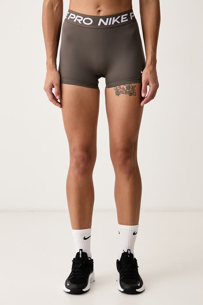 Nike Szorty treningowe damskie Nike Pro brązowy IQ1037.256