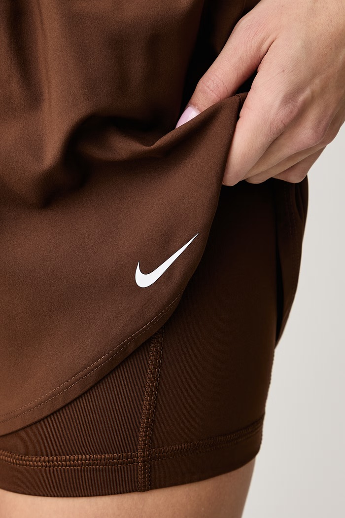 Szorty 2w1 damskie Nike One Dri-FIT 2in1 Nike DX6016.259 brązowy