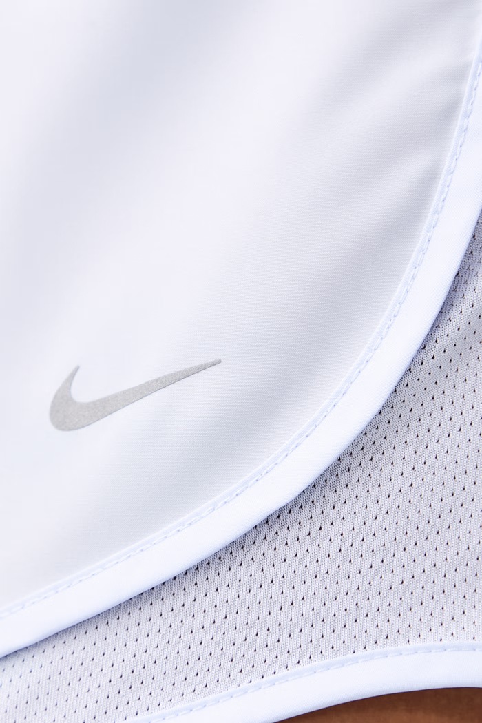 Szorty sportowe damskie Nike Tempo Dri-FIT Nike HM6096.569 niebieski