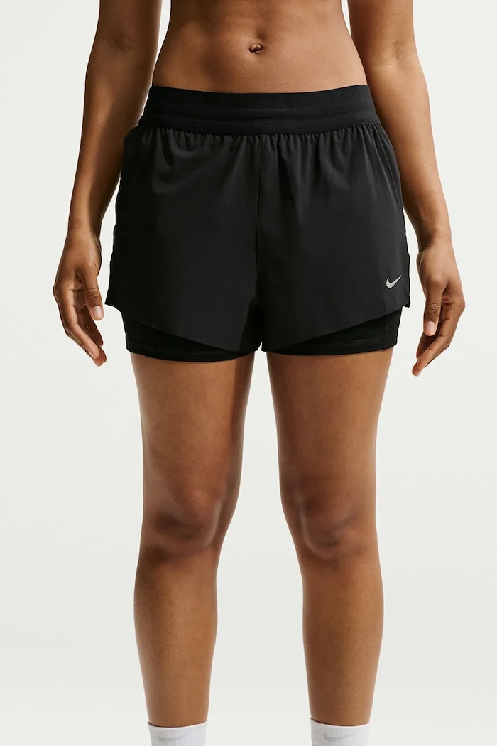 Ρούχα Nike Σορτς αθλητικά Γυναικεία Swift Dri-FIT 2in1 HJ5376.010 μαύρο