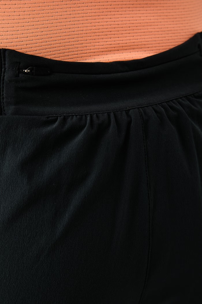 Pantaloni scurți sport pentru femei Swift Dri-FIT 2in1 Nike negru HJ5376.010