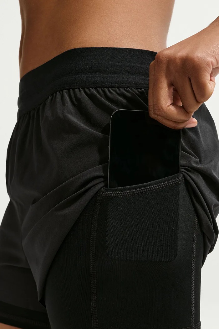 Σορτς αθλητικά Γυναικεία Swift Dri-FIT 2in1 Nike μαύρο HJ5376.010