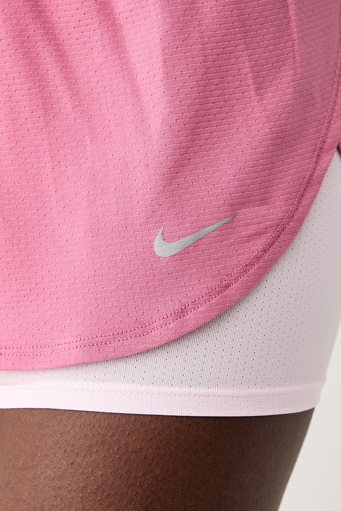 Pantaloncini sportivi da donna Tempo Flow 2in1 Nike IF7518.641 rosa