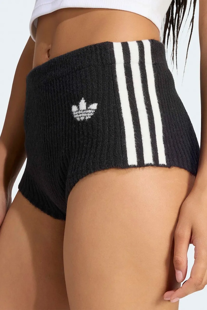 Szorty damskie z dodatkiem wełny Adiluna Season 2 x Jennie adidas Originals LD8935 czarny