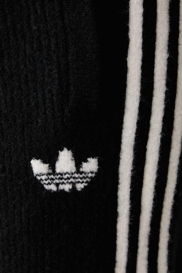 Pantaloni scurți pentru femei cu amestec de lână Adiluna Season 2 x Jennie adidas Originals negru LD8935