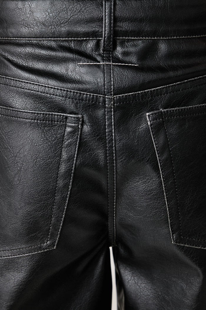 Bermudy damskie z imitacji skóry MM6 Maison Margiela czarny S52MU0143.M35455