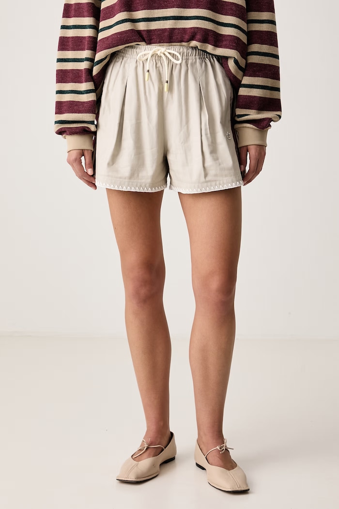 adidas Originals Pantaloncini da donna in cotone Resort beige KX0748