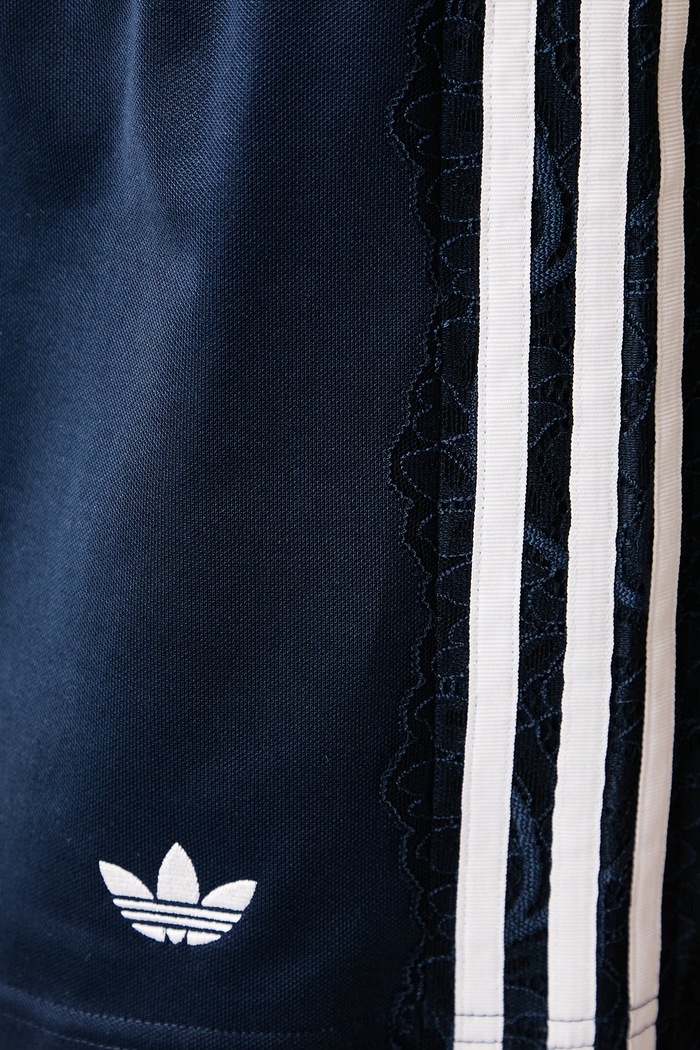 Pantaloni scurți de trening pentru femei cu bumbac Lace Injection adidas Originals bleumarin LG4269