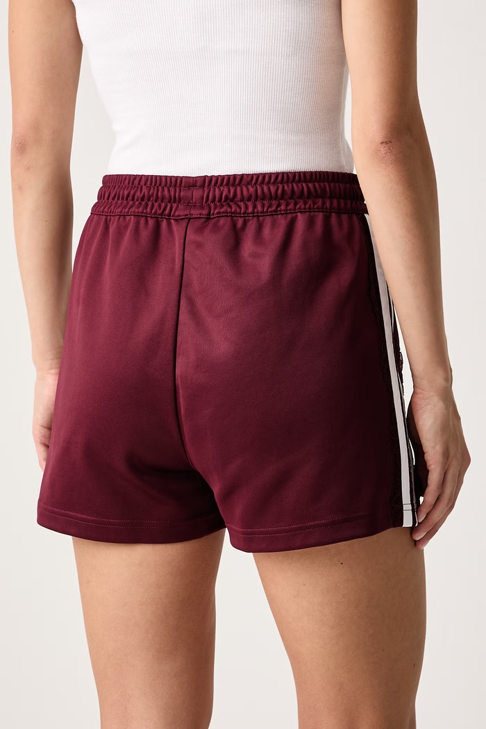 Îmbrăcăminte adidas Originals Pantaloni scurți de trening pentru femei cu bumbac Lace Injection LG4268 burgundia