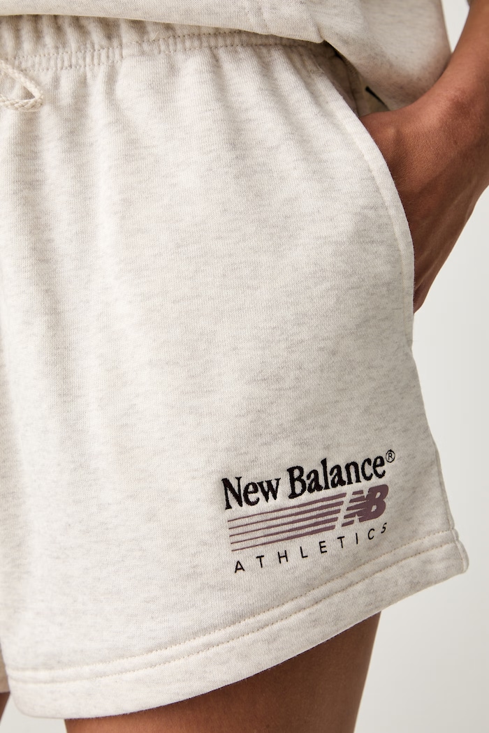 New Balance σορτς επίσημα γυναικεία με βαμβάκι μπεζ WB62232JLIT