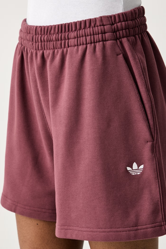 adidas Originals σορτς επίσημα γυναικεία με βαμβάκι Essentials ροζ KT2313