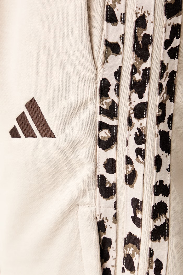 adidas szorty dresowe damskie z bawełną Leopard Pack beżowy KH1552