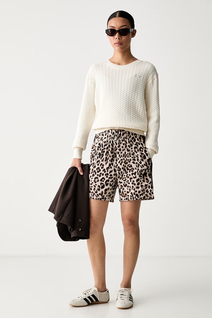 adidas szorty dresowe damskie z bawełną Leopard Pack KH1551 beżowy AW26