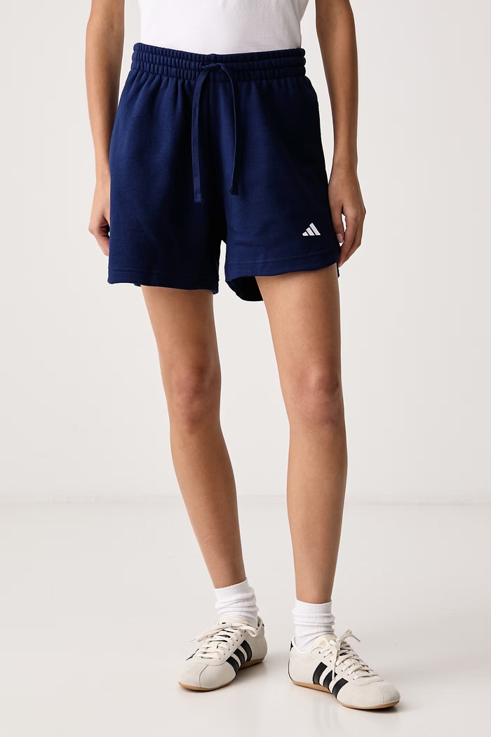 adidas Σορτς επίσημα γυναικεία με βαμβάκι Essentials σκούρο μπλε KX3171