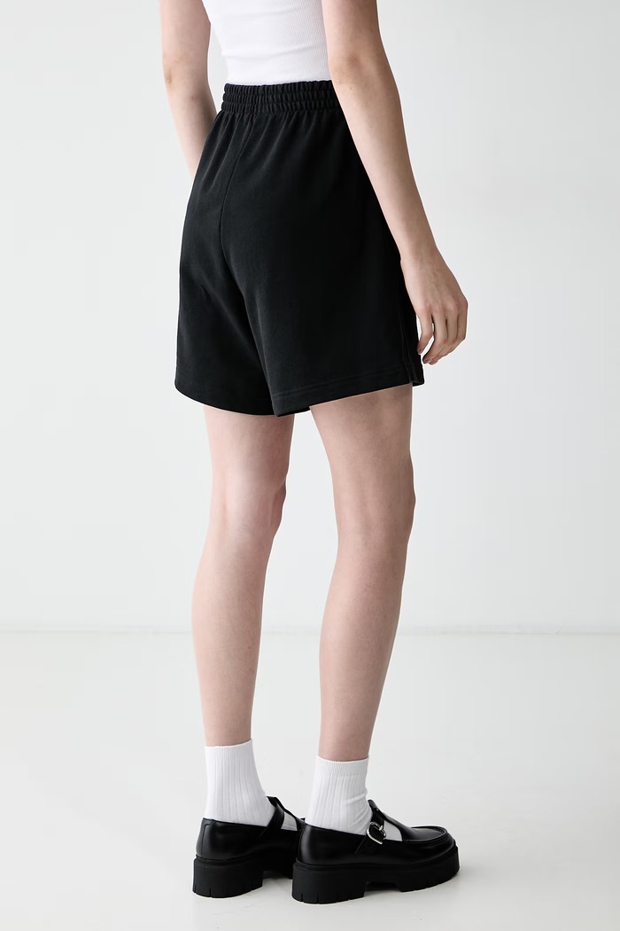 Odzież adidas szorty dresowe damskie bawełniane KV7325 czarny