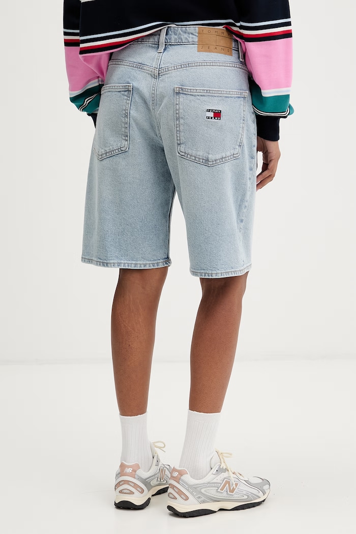 Ruházat Tommy Jeans rövidnadrág női pamuttal DW0DW23123 kék