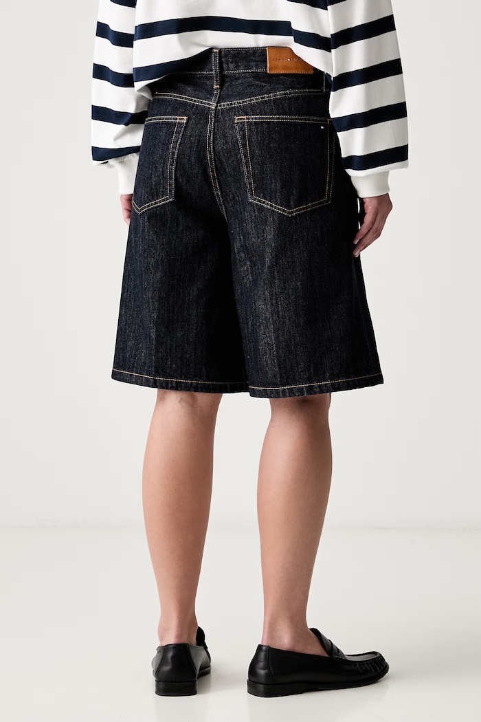 Oblečení Tommy Hilfiger šortky dámské WW0WW49973 námořnická modř