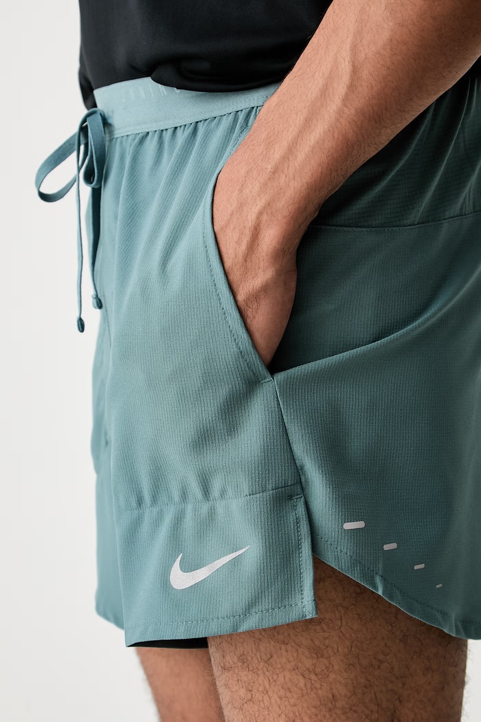 Nike szorty sportowe męskie Stride turkusowy IF2038.382