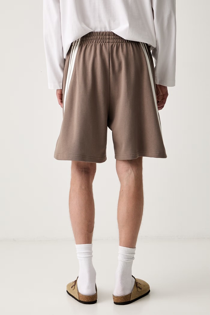Odzież adidas szorty męskie bawełniane KW2382. brązowy