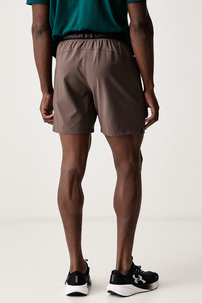Odzież Under Armour Szorty sportowe męskie Vanish Woven 6009865.200 brązowy