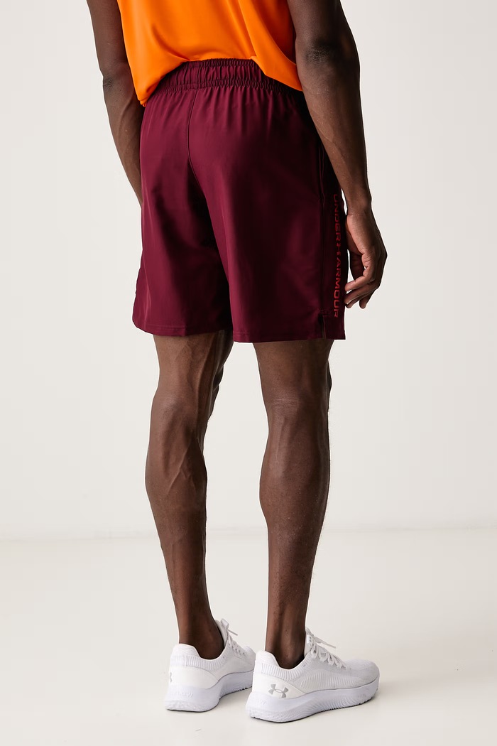 Odzież Under Armour Szorty sportowe męskie Vanish Woven 1383356.626 bordowy