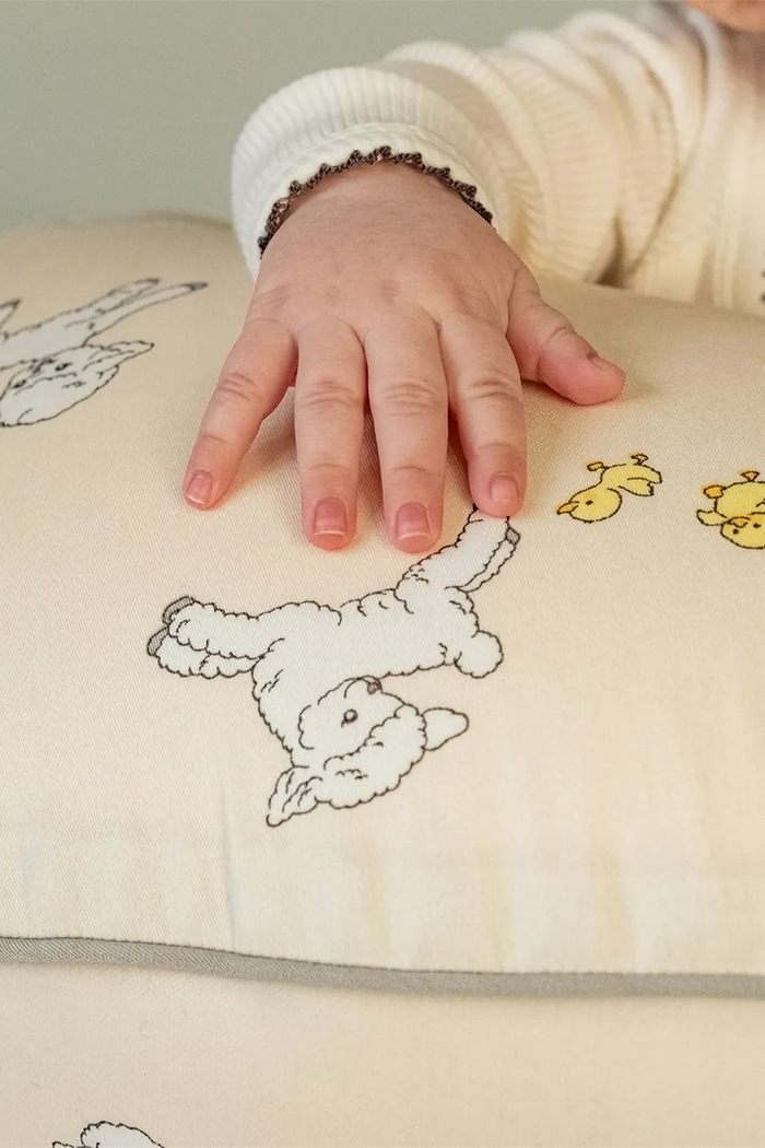 That's mine Poduszka do karmienia niemowlęca bawełniana Moon nursing pillow sateen 209147.9BY2