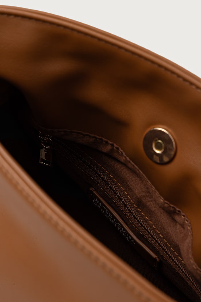 Torebka crossbody damska z imitacji skóry United Colors of Benetton brązowy 6IAWVY03P