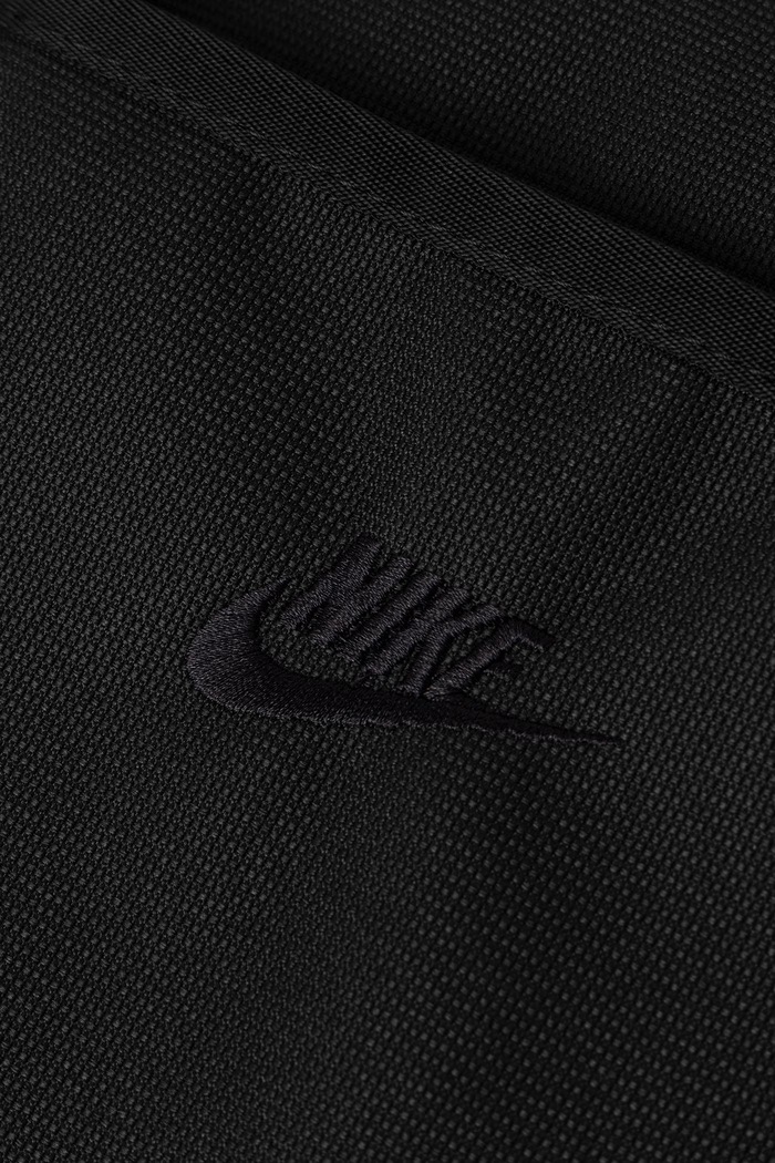Kabelka typu tote Heritage 36L Nike Sportswear IR8733.010 čierna
