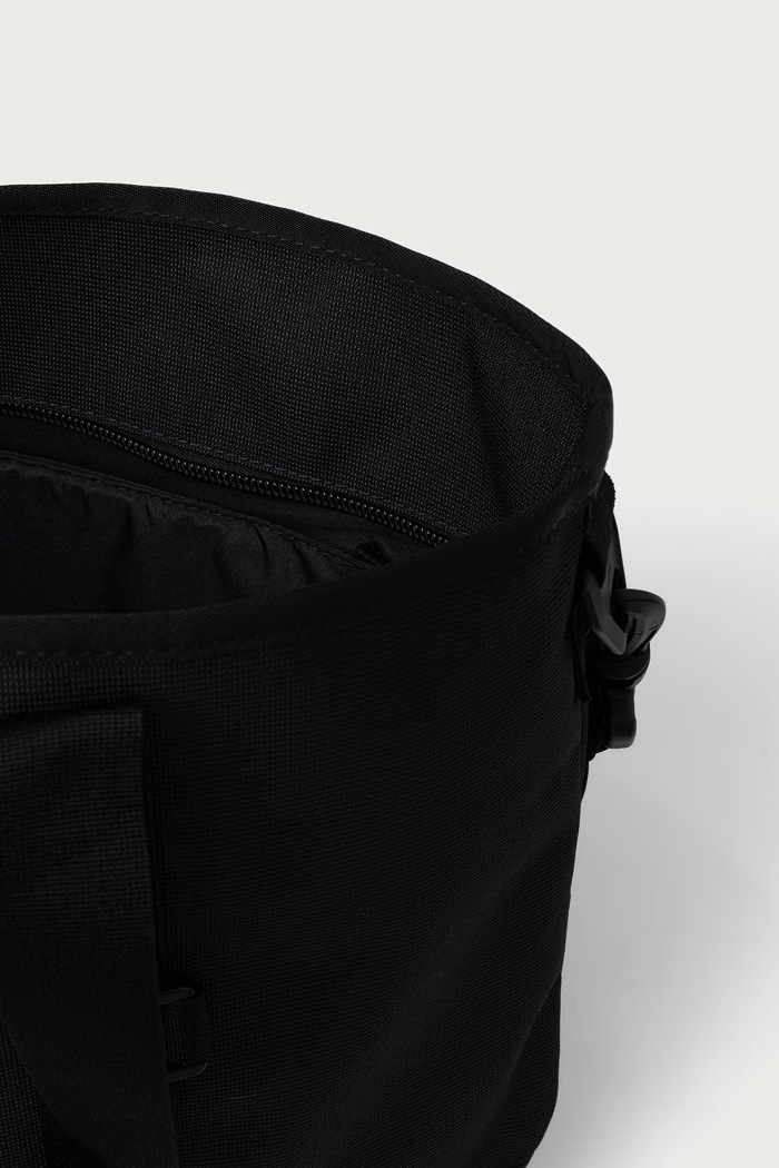 Kabelka typu tote Heritage 36L Nike Sportswear čierna IR8733.010
