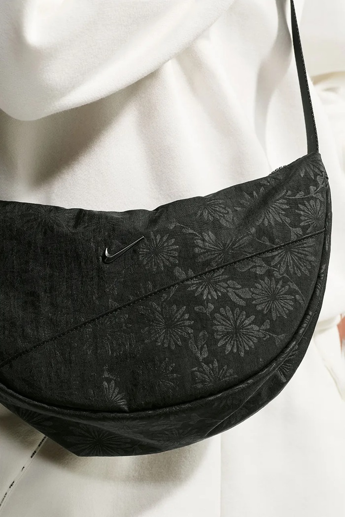 Nike Sportswear Torebka crossbody Aura 4L IQ1268.010