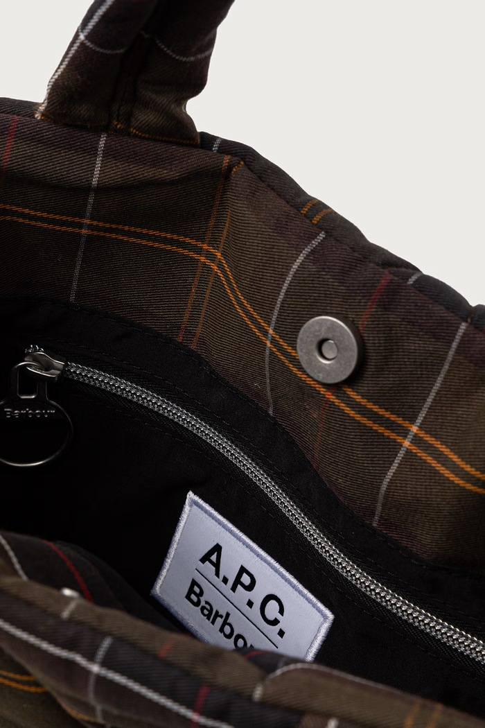 X A.P.C torebka crossbody damska Barbour brązowy LBA0587TN11