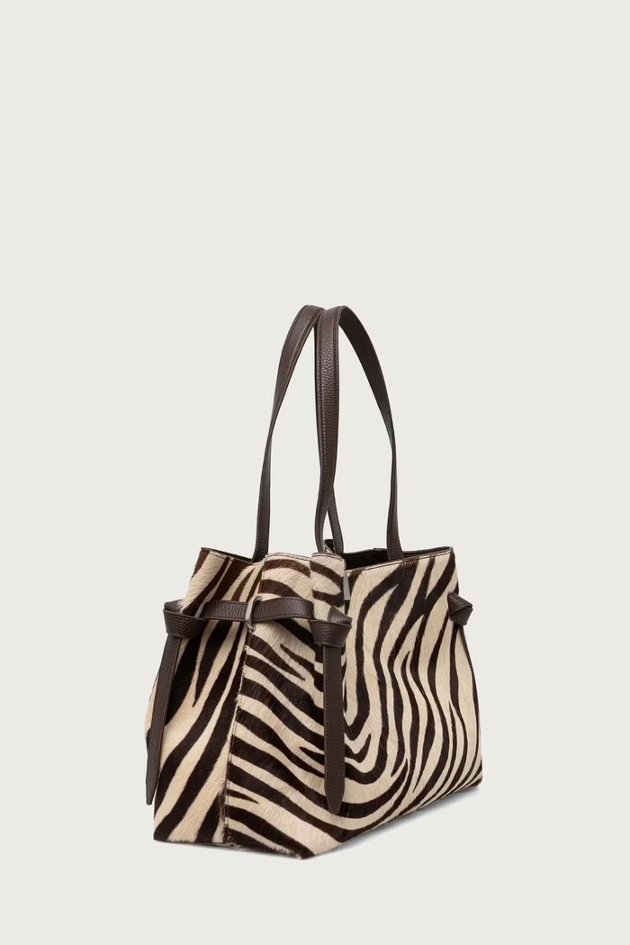 Yuzefi Torebka tote damska skórzana GYOZA TOTE YUZPF26.HB.GZT.L076 brązowy AW26
