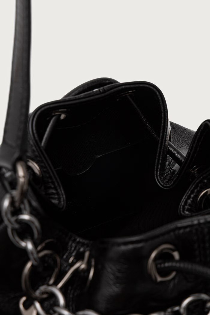 Dumbo.b Bucket Bag βαλιτσάκι γυναικείο δερμάτινο Off-White μαύρο OWWMY01F26LT01