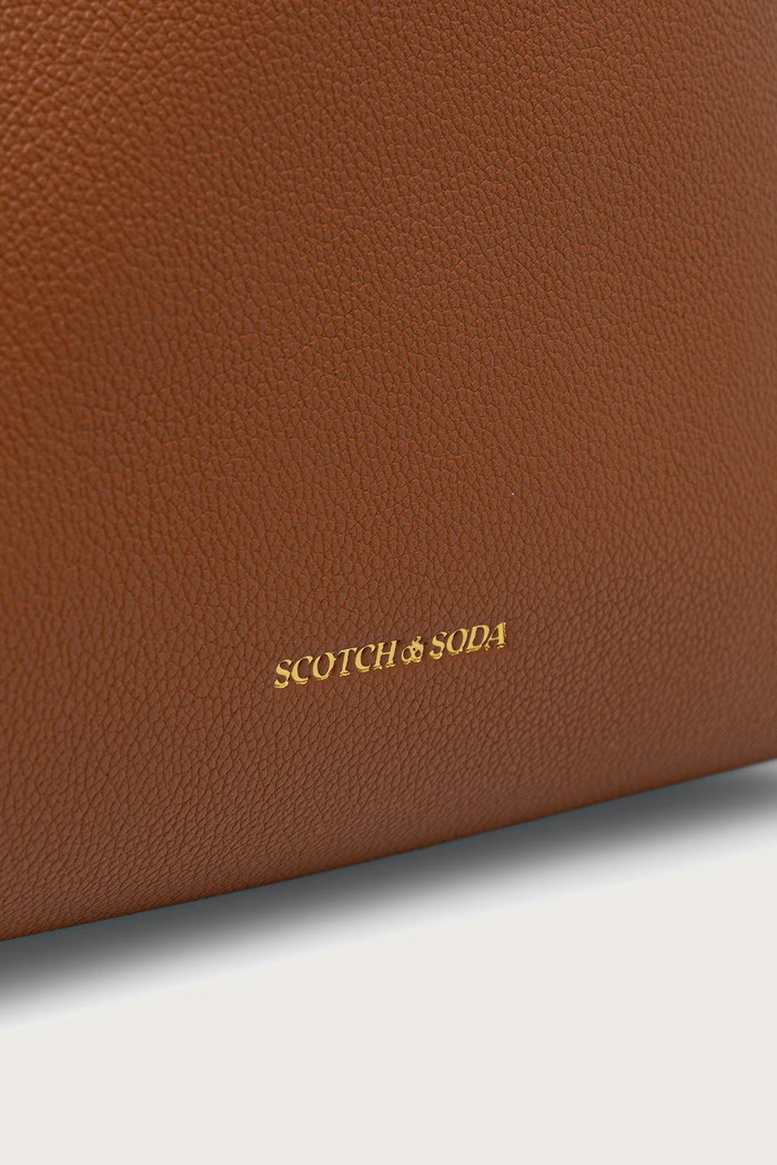 Torebka damska z imitacji skóry Scotch & Soda SCHB0021 brązowy