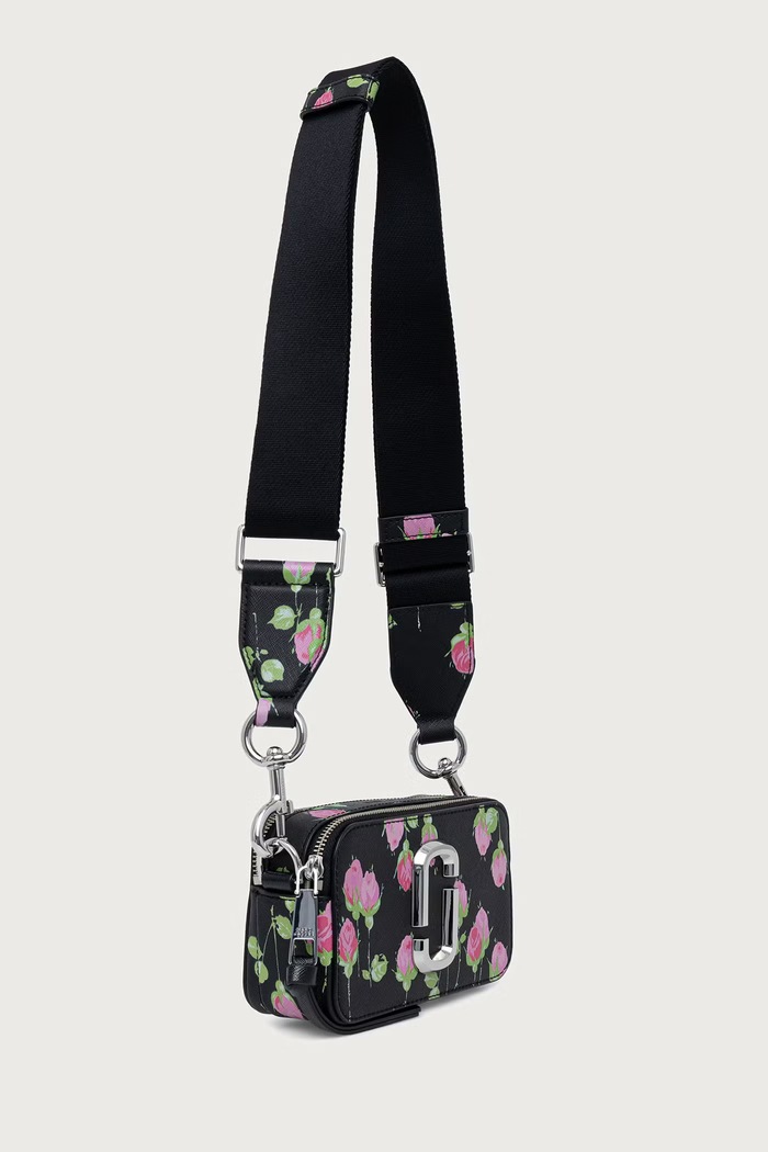 MARC JACOBS Crossbody torba za žene od kože THE SNAPSHOT 2F6HCR012H01 crna AW26