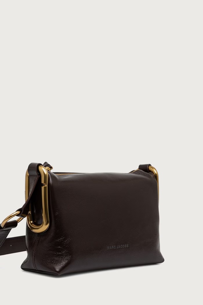 MARC JACOBS Crossbody kabelka dámska kožená MEDIUM SHOULDER 2F6HCR004H01 hnedá AW26