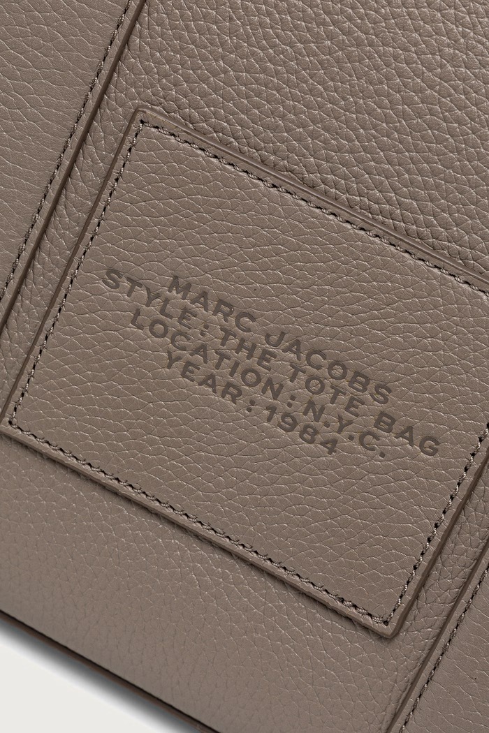 Torebka crossbody damska skórzana THE MEDIUM TOTE MARC JACOBS H004L01PF21 beżowy