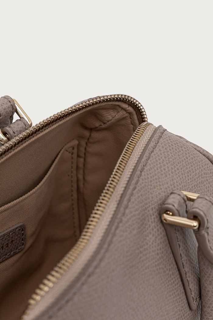 Torebka crossbody damska skórzana Olivia Mini Boston Bag Furla WE00933.A.0023.4892S beżowy