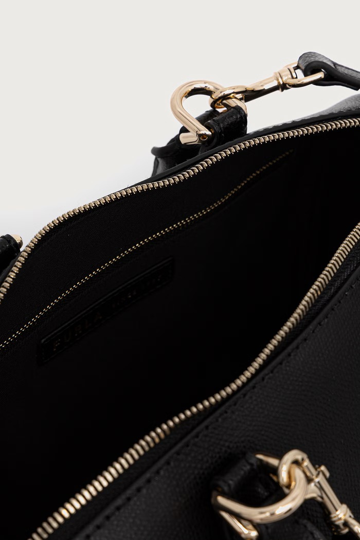 Furla Torebka crossbody damska skórzana Olivia M Boston Bag WB02148.A.0023.O6000