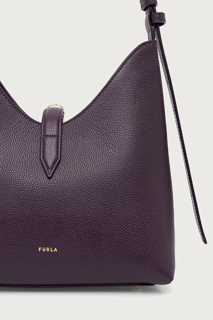 Akcesoria Furla torebka hobo damska skórzana Goccia S Hobo WB01979.BX3353.4906S fioletowy