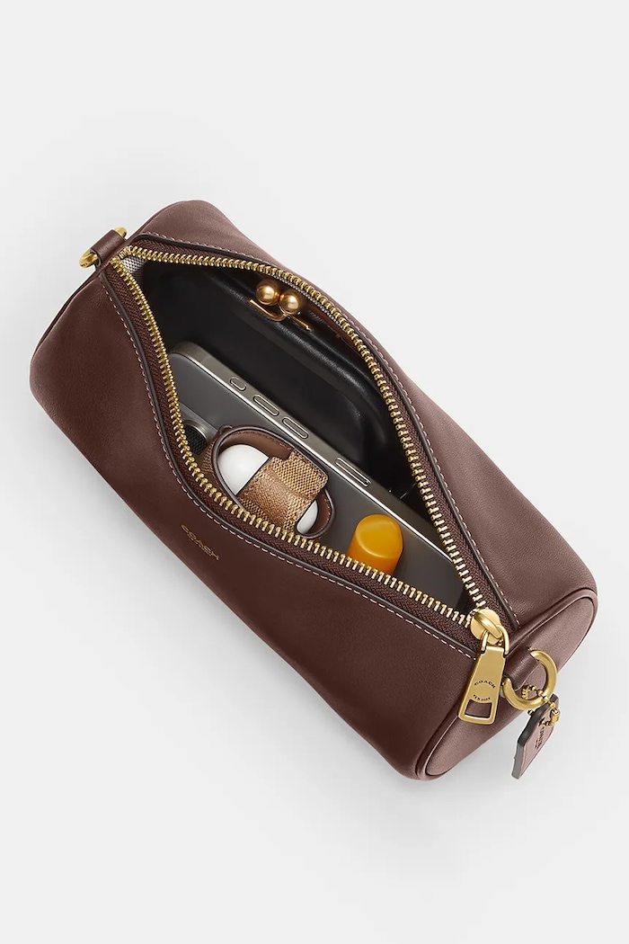Torebka crossbody damska skórzana Barrel Coach CDY80 brązowy