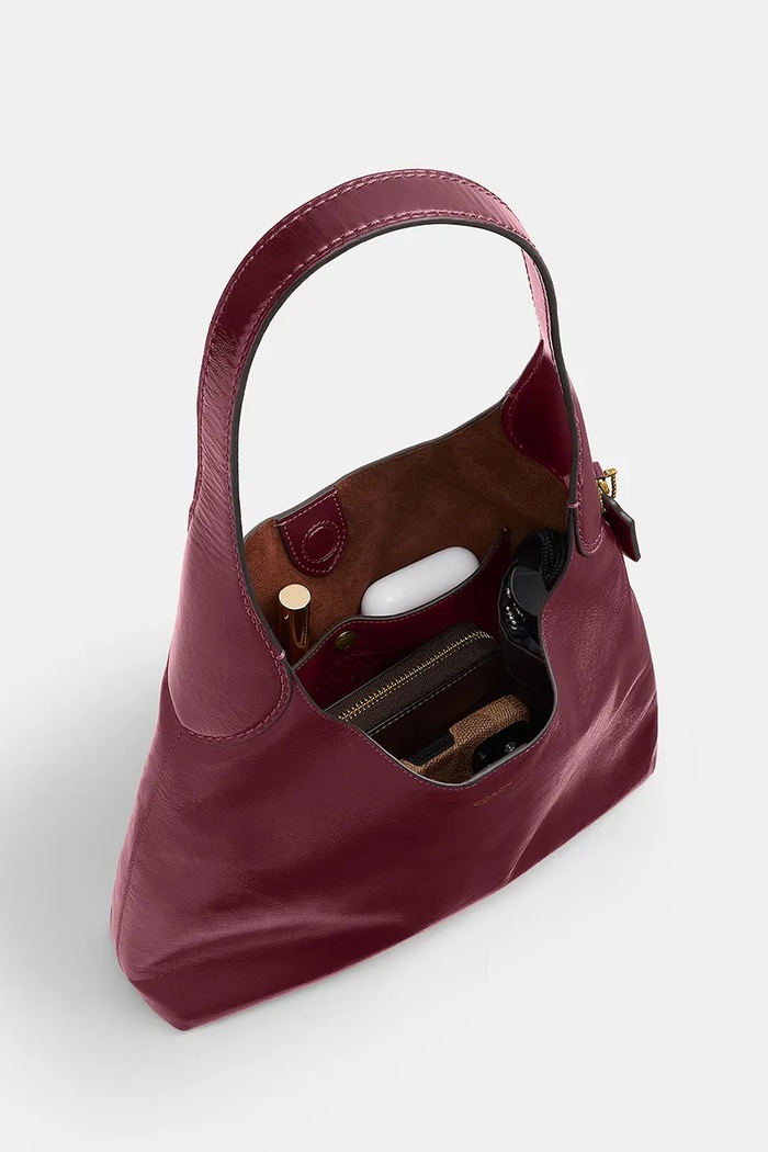 Torebka hobo damska skórzana Glazed Leather Brooklyn 28 Coach CFR13 bordowy
