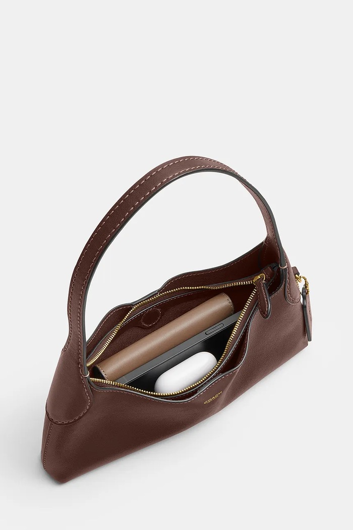 Torebka bagietka damska skórzana Brooklyn Shoulder Bag 26 Coach CFT34 brązowy