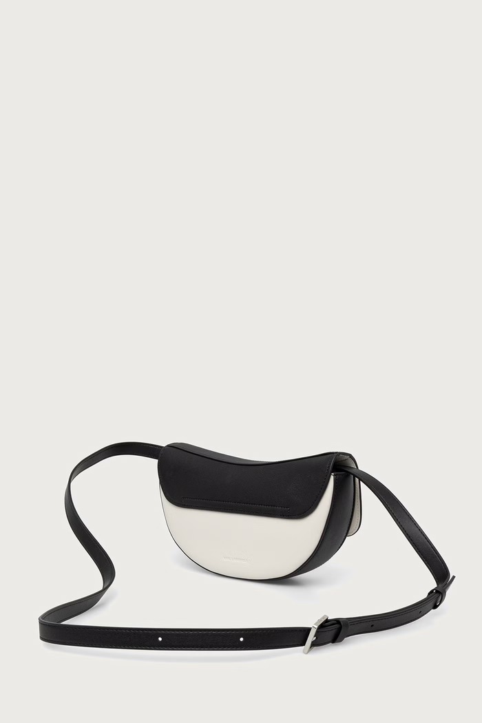 Accessori Karl Lagerfeld Borsa a tracollo da donna in pelle K/SIGNATURE B4W30233 nero