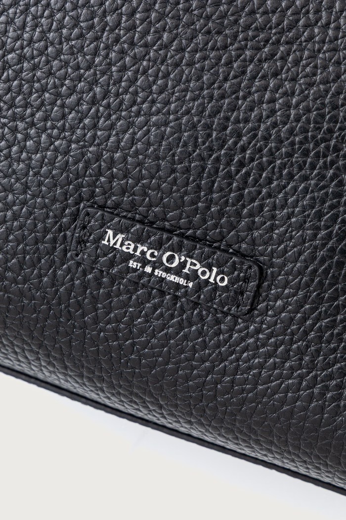 Torebka crossbody damska skórzana Marc O'Polo 5000013496 czarny
