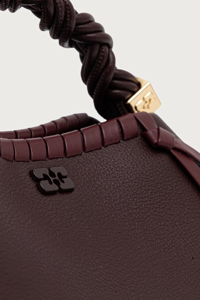 Bou Small Tressé torebka crossbody damska z imitacji skóry GANNI C2100052 bordowy