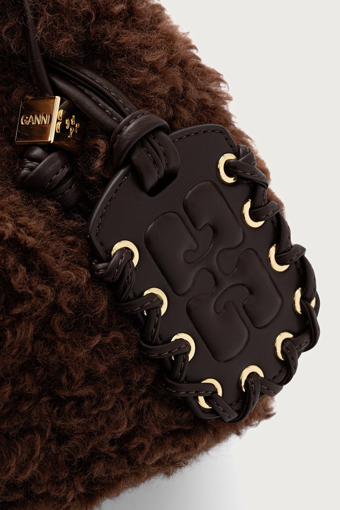 Hobo Mini Curl Fur torebka crossbody damska GANNI C1040043 brązowy